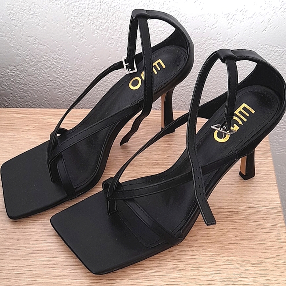 Size 5 (UK size 3)Black Square Toe Heels